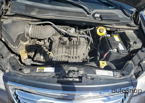 2016 Chrysler Town & Country Touring из США, поврежденный, VIN 2C4RC1BG5GR173186